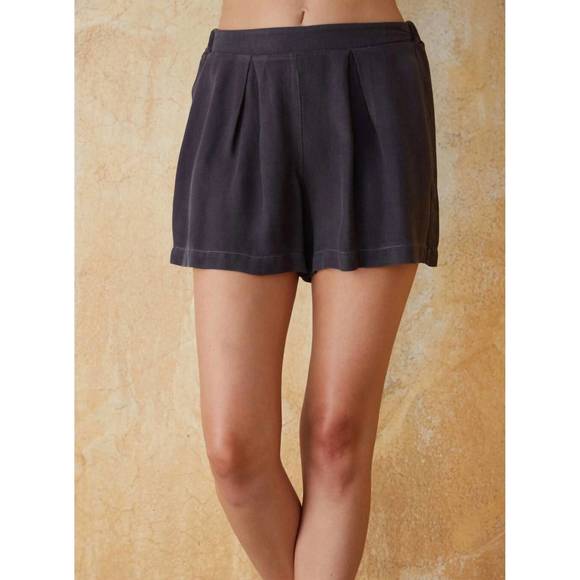 NEW MAVEN WEST women's pleated shorts in black - Picture 1 of 1